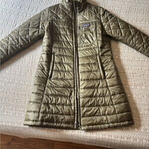 Patagonia Women's Green Puffer Coat